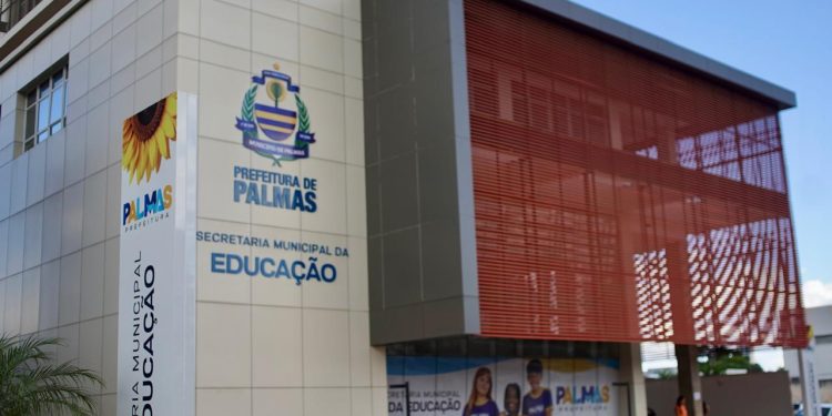 Prefeitura de Palmas regulamenta redução de carga horária para professores com mais de 20 anos em sala de aula