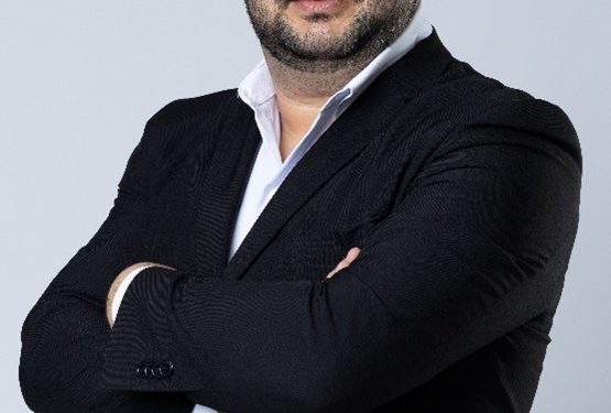 O Delírio de Grande Arquiteto: O Rei que Esqueceu de Ser Humano