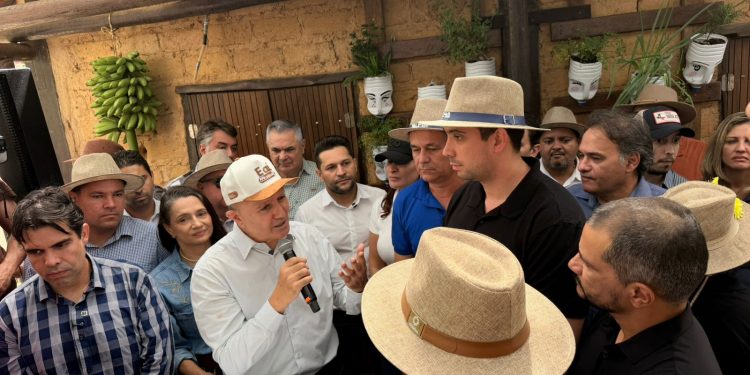 Prefeitura de Palmas assina ordens de serviço para modernização de feiras e do camelódromo da Capital